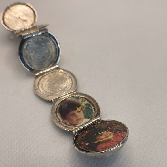 Beautiful locket - Picture 3 of 7